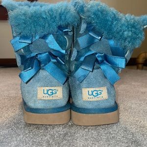 UGG blue Bailey Bow. Size Girls 3.